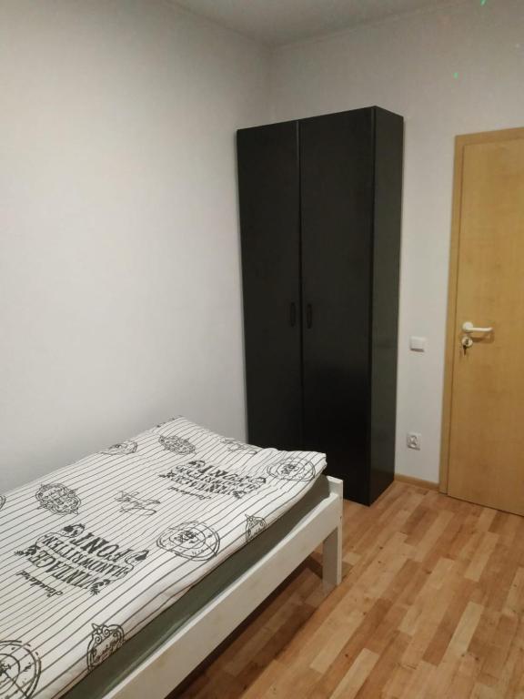 Wnętrze pokoju w 4U Hostel Zgorzelec 1